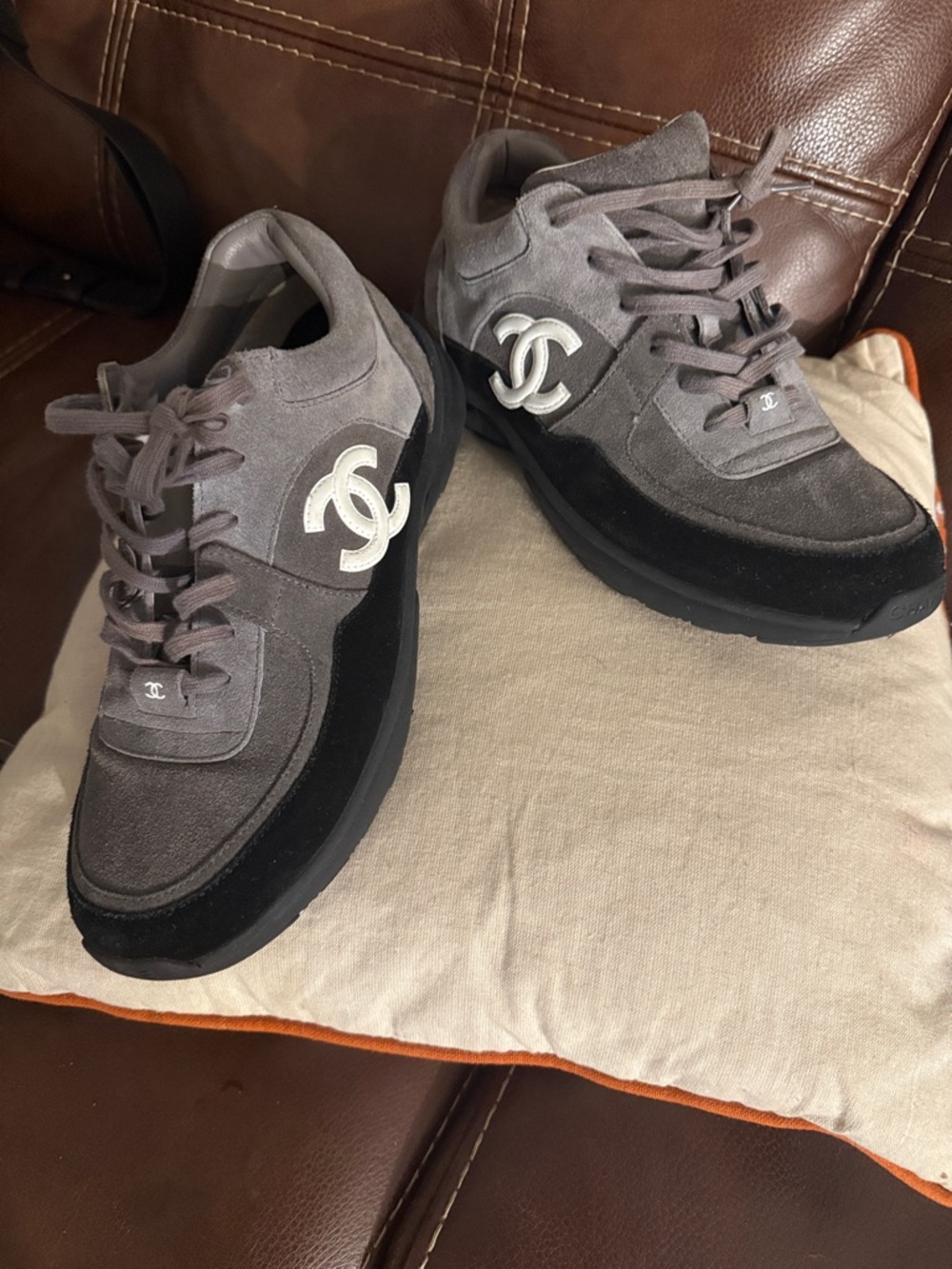 Authentic CHANEL Gray and Black Suede Sneakers with White CC Logo - Picture 13 of 13